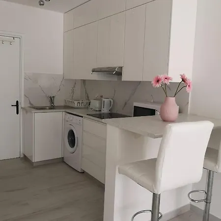 In Heart Of Tourist Area Of Apartman Paphos